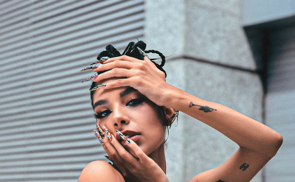 DIANA LEOPORT  DESATA SU “FRENESÍ”: EL POP LATINO QUE ABRAZA EL DESEO Y LA REVOLUCIÓN EMOCIONAL