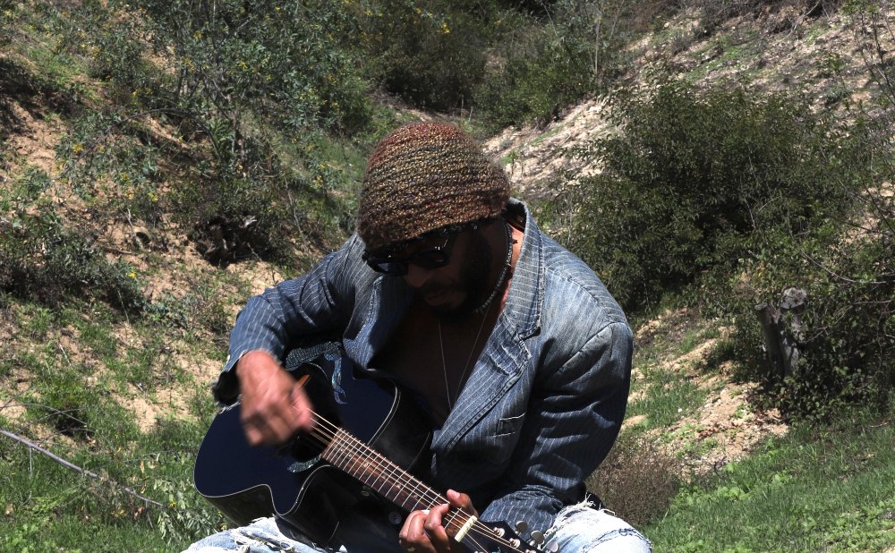 Peter Lord Ignites with Electrifying New Single “GO”